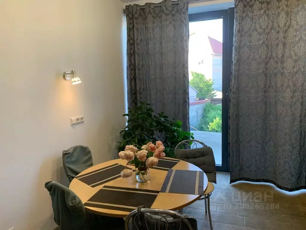 2-к кв. Крым, Феодосия ул. Куйбышева, 41А (65.0 м) - Фото 1