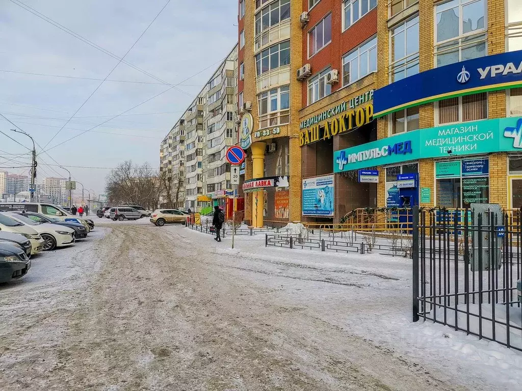 Помещение свободного назначения в Омская область, Омск ул. 70 лет ... - Фото 1