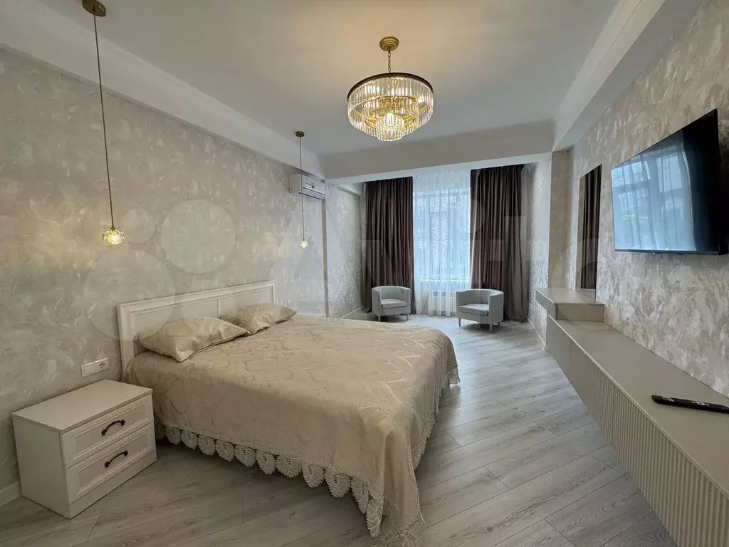 1-к. квартира, 52 м, 2/10 эт. - Фото 1