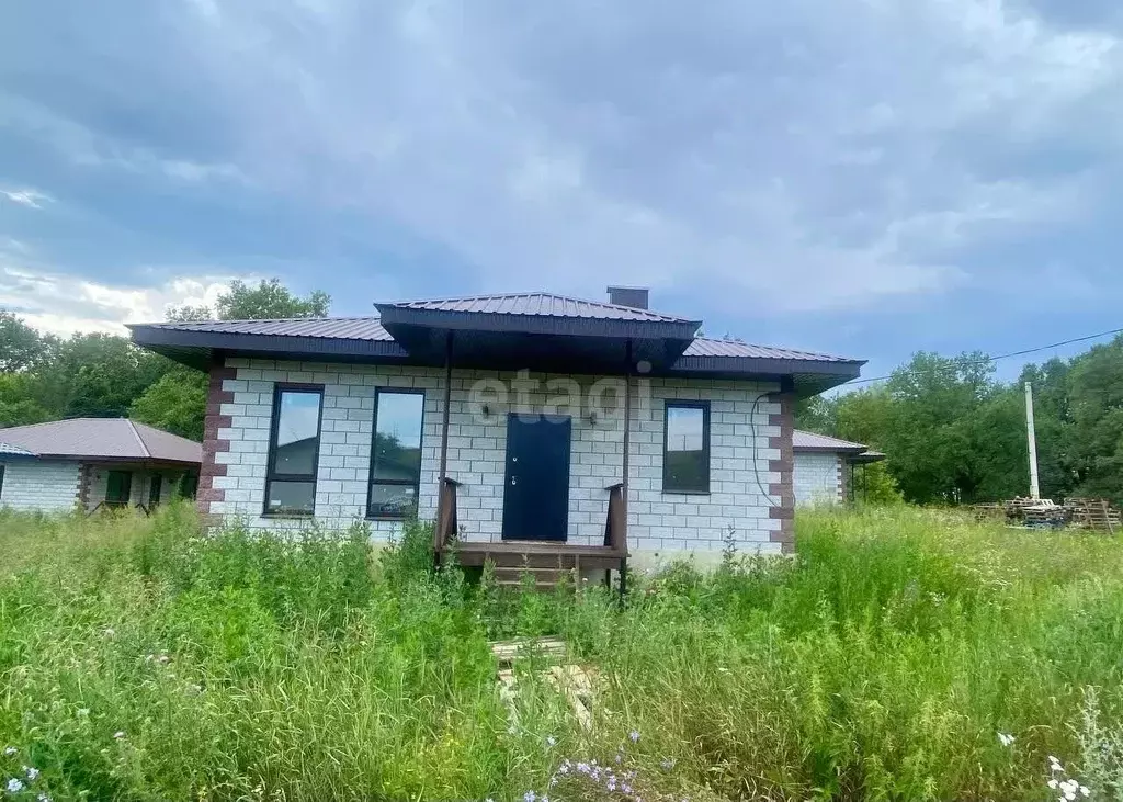 Дом в Башкортостан, с. Кармаскалы  (100 м) - Фото 0