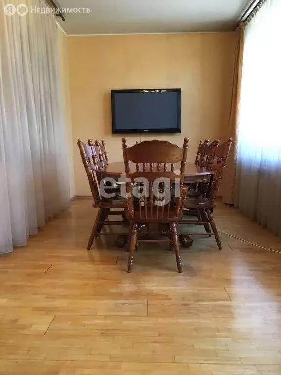 3-комнатная квартира: Бийск, улица Виктора Петрова, 16 (104.5 м) - Фото 0
