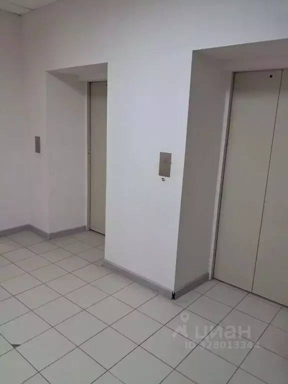 Помещение свободного назначения в Тюменская область, Тюмень ул. ... - Фото 1