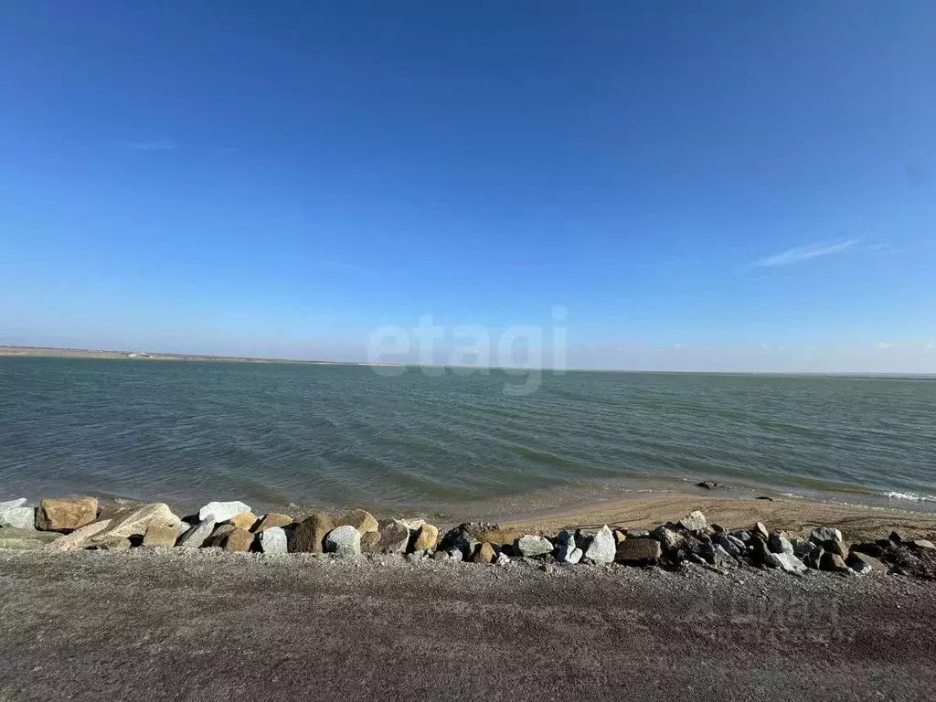 Участок в Крым, Черноморский район, с. Межводное  (4.5 сот.) - Фото 0