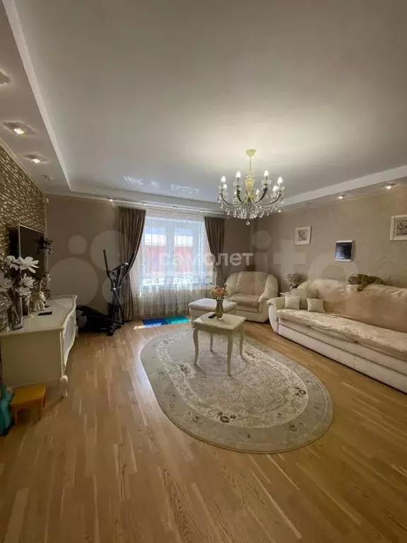 Дом 200 м на участке 6 сот. - Фото 0