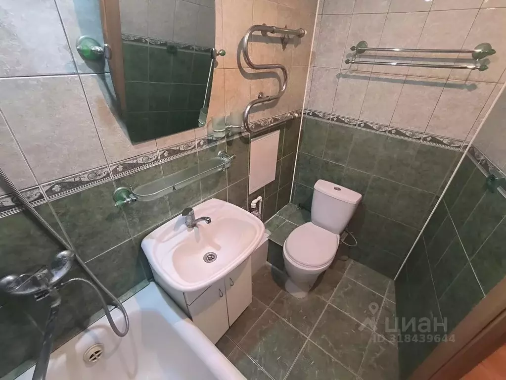 2-к кв. Омская область, Омск ул. Авиагородок, 10 (38.4 м) - Фото 0