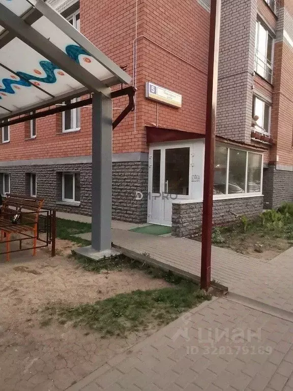 Торговая площадь в Кировская область, Киров Подгорная ул., 5 (76 м) - Фото 1