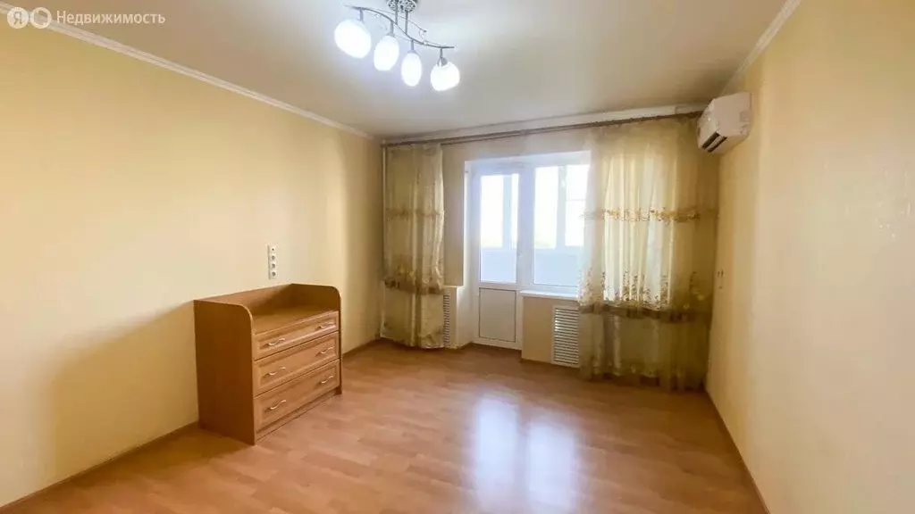 3-комнатная квартира: Волгоград, район Семь Ветров, улица 8-й ... - Фото 0