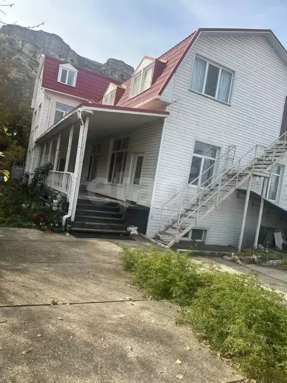 Дом в Крым, Симферополь ул. Алуштинская (415 м) - Фото 1