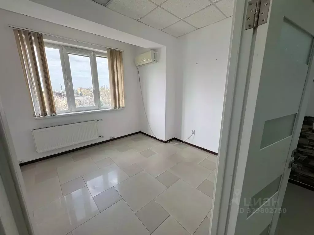 Офис в Ставропольский край, Ставрополь № 2 мкр, ул. Артема, 25 (36 м) - Фото 1