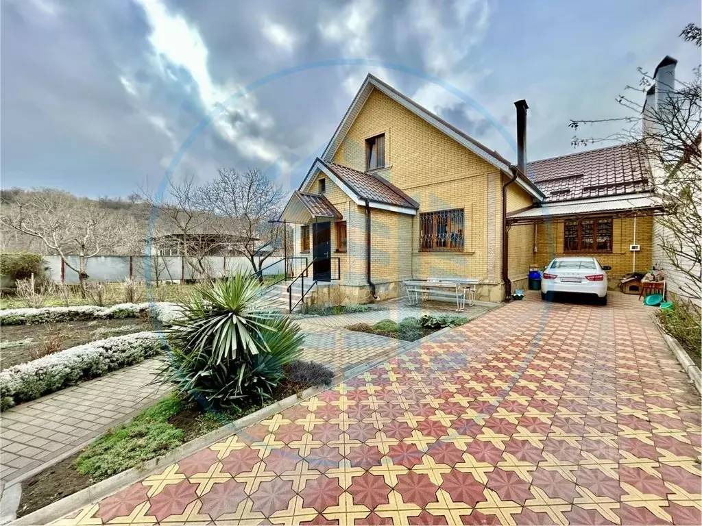 Дом в Ставропольский край, Ессентуки Летняя ул. (237 м) - Фото 1