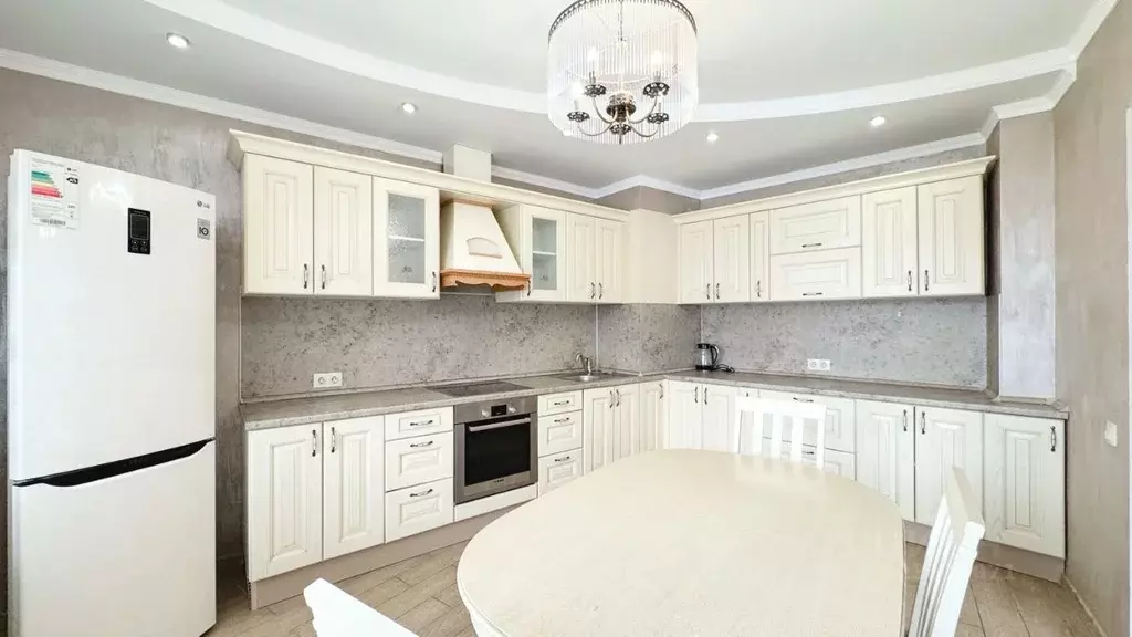 2-к кв. Татарстан, Казань ул. Гастелло, 7 (82.0 м) - Фото 1