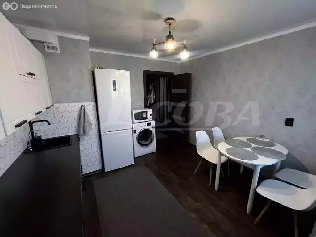 1-комнатная квартира: Тюмень, Арктическая улица, 1к1 (42.2 м) - Фото 1