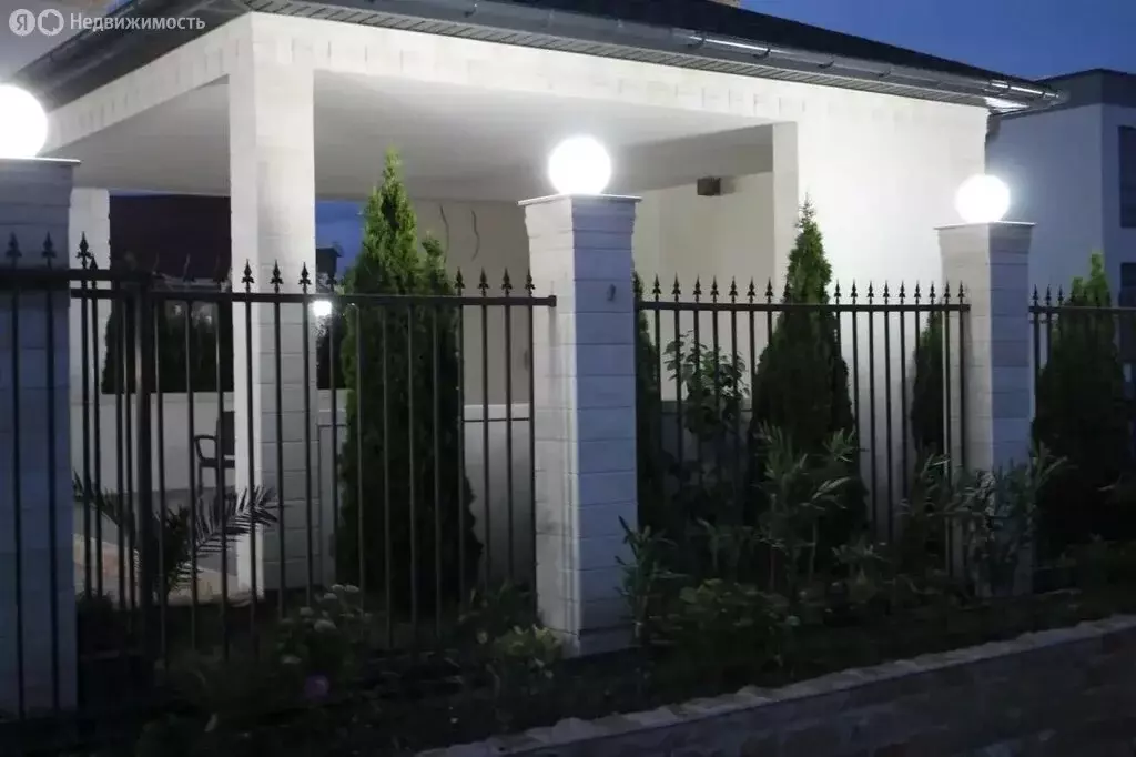 Дом в село Молдовка, Тимашевская улица, 82М (350 м) - Фото 1
