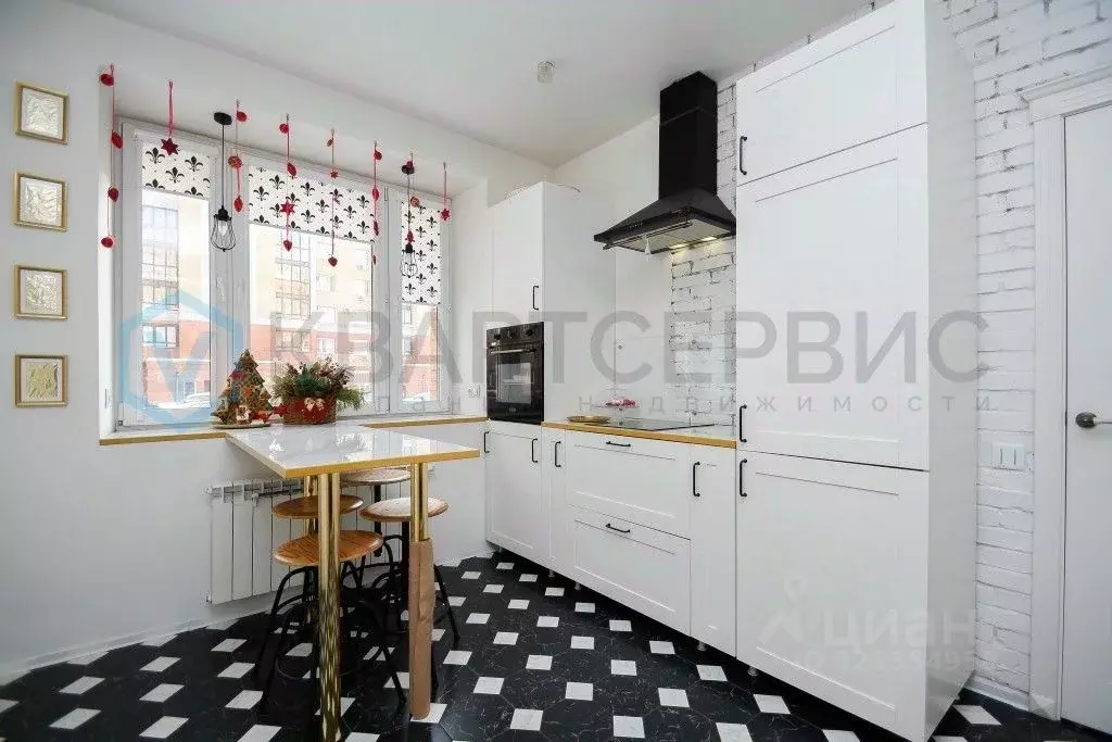 3-к кв. Омская область, Омск ул. Красный Путь, 105к4 (81.0 м) - Фото 1