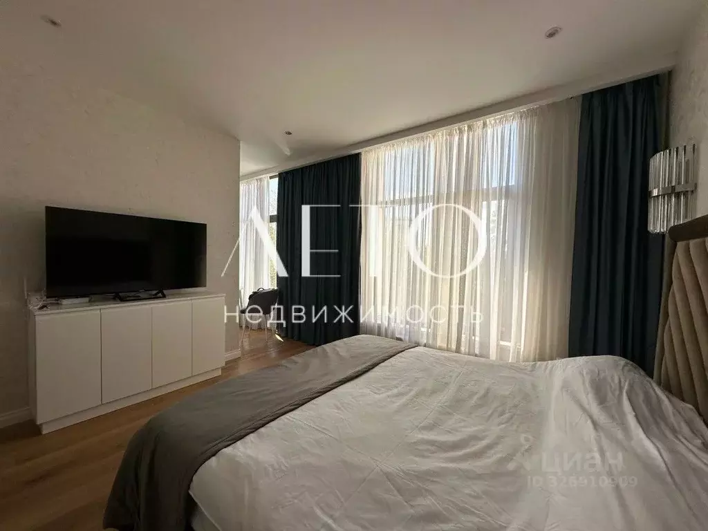 2-к кв. Краснодарский край, Сочи Центральный мкр, ул. Войкова, 16/23 ... - Фото 0