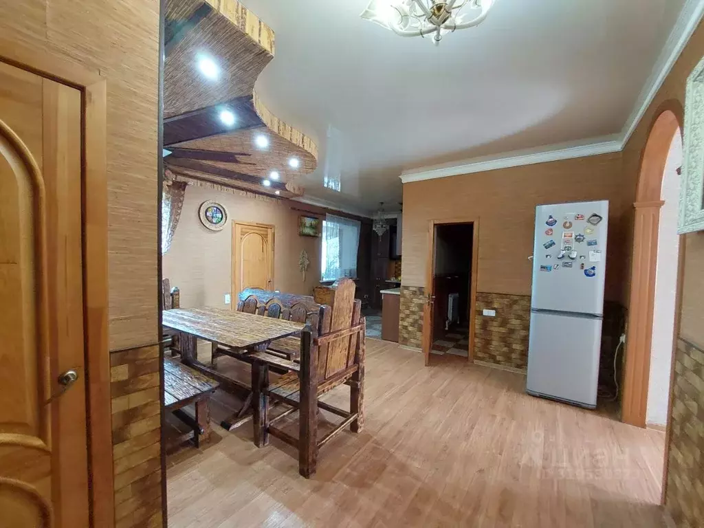 Дом в Омская область, Таврический район, с. Сосновское Октябрьская ... - Фото 2