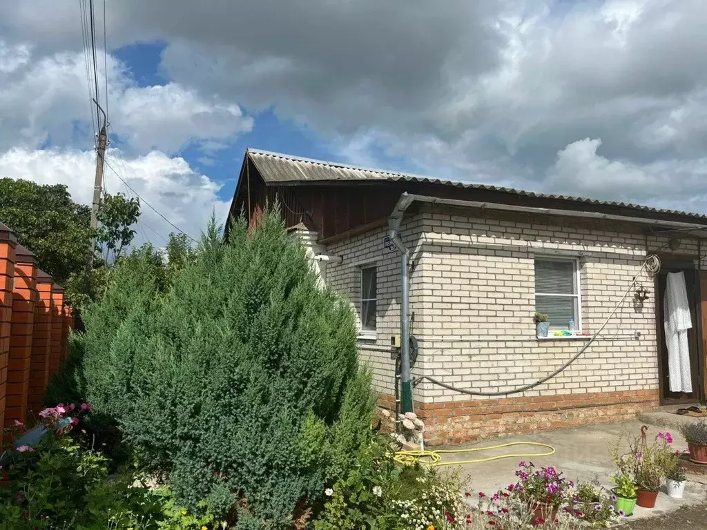 Дом в Орловская область, Мценск ул. Ленина, 12 (50 м) - Фото 0