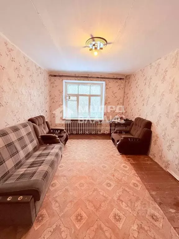 2-к кв. Омская область, Омск ул. Челюскинцев, 106 (37.6 м) - Фото 1