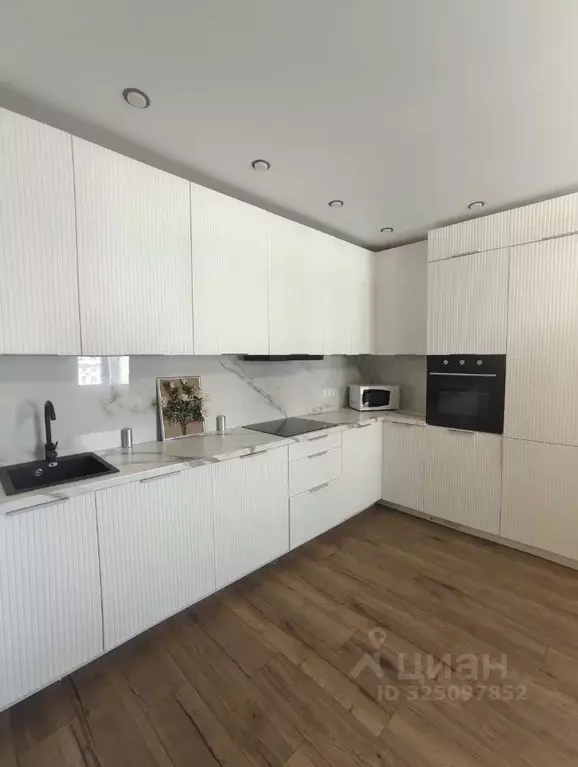 2-к кв. Татарстан, Казань ул. Адоратского, 1Б (52.0 м) - Фото 1