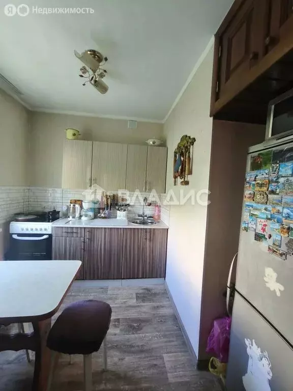 3-комнатная квартира: Бийск, улица Петра Мерлина, 16 (50 м) - Фото 2