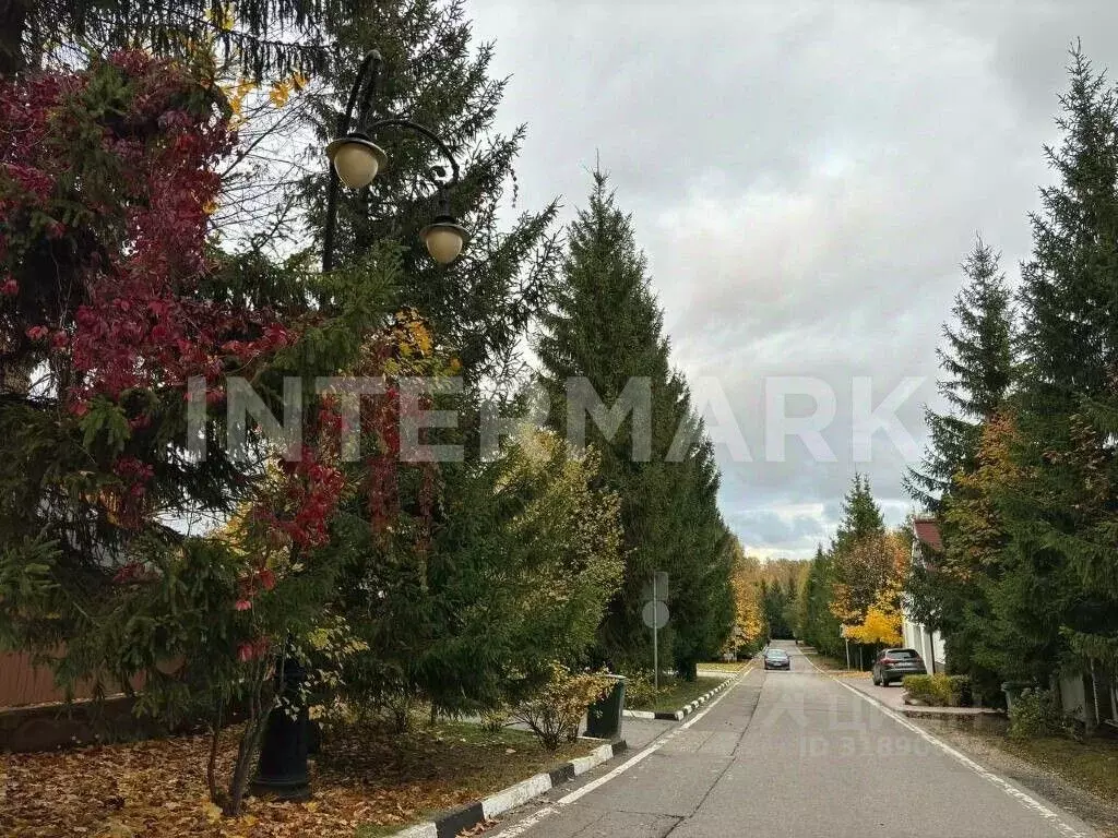 Участок в Московская область, Одинцовский городской округ, д. ... - Фото 1