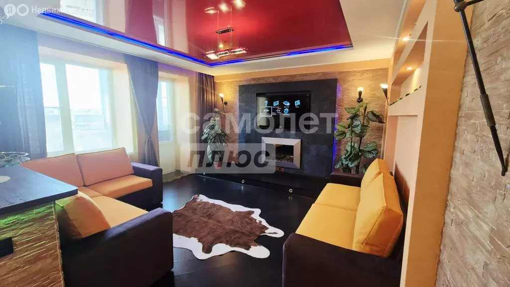 3-комнатная квартира: Астрахань, площадь Джона Рида, 7к1 (100 м) - Фото 1