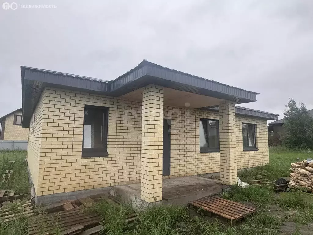 Дом в Тукаевский район, деревня Азьмушкино, микрорайон Подсолнухи, ... - Фото 1