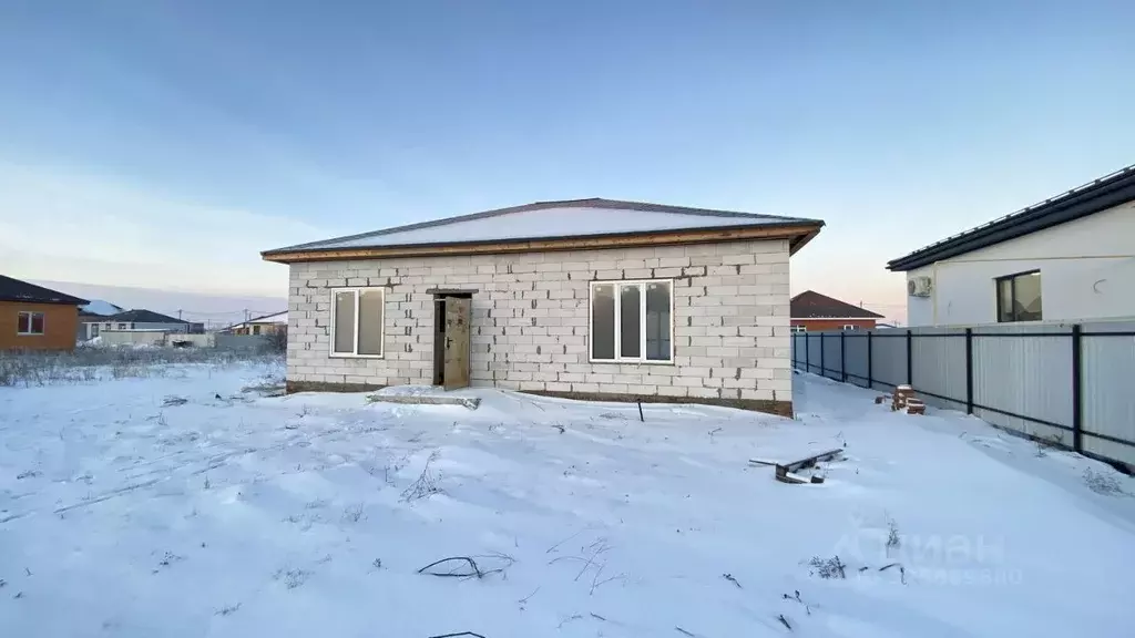 Дом в Саратовская область, Энгельсский район, Новопушкинское ... - Фото 1