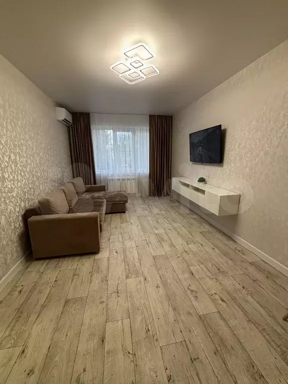 2-к. квартира, 52 м, 3/9 эт. - Фото 0