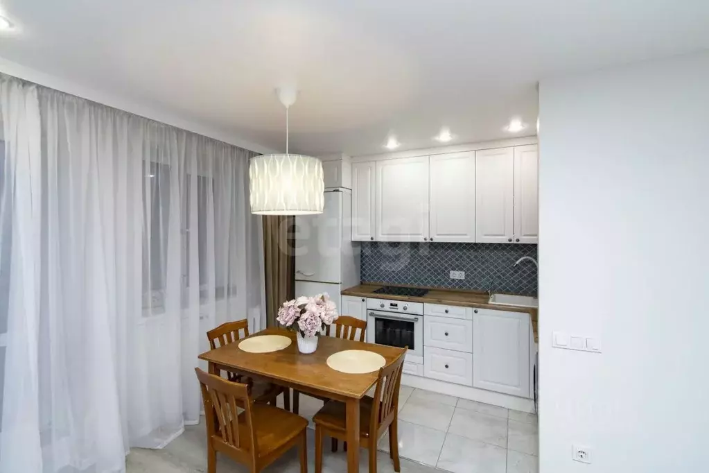 1-к кв. Тюменская область, Тюмень ул. Александра Матросова, 1 (36.0 м) - Фото 1