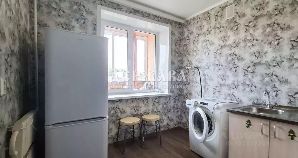 1-к кв. Белгородская область, Старый Оскол Интернациональный мкр, 3 ... - Фото 0