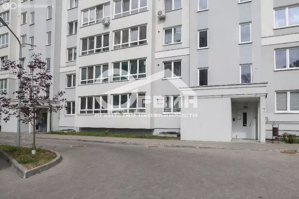 2-комнатная квартира: Калининград, Малоярославская улица, 16 (66.6 м) - Фото 2