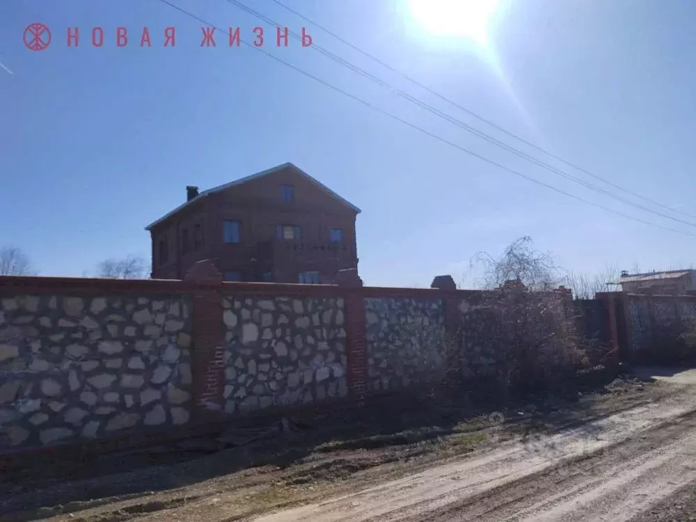 Дом в Самарская область, Кинель городской округ, Усть-Кинельский пгт ... - Фото 1