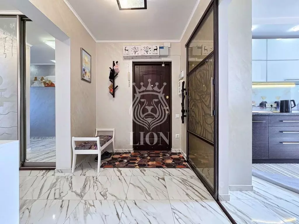 3-к кв. Крым, Алушта ул. 60 лет СССР, 12А (69.3 м) - Фото 2