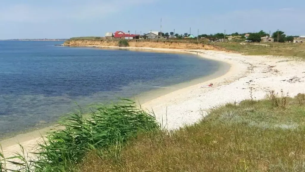 Участок в Крым, Черноморский район, с. Окуневка ул. Крупской (6.0 ... - Фото 1