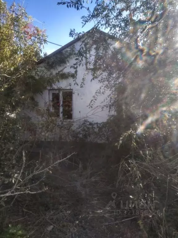 Дом в Крым, Сакский район, с. Уютное ул. Победы, 9 (100 м) - Фото 1