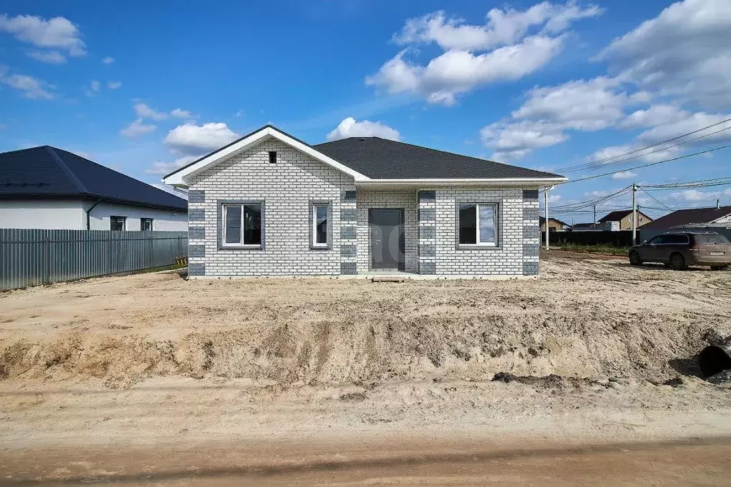 Дом в Тюменская область, Тюменский муниципальный округ, с. Чикча, ... - Фото 1