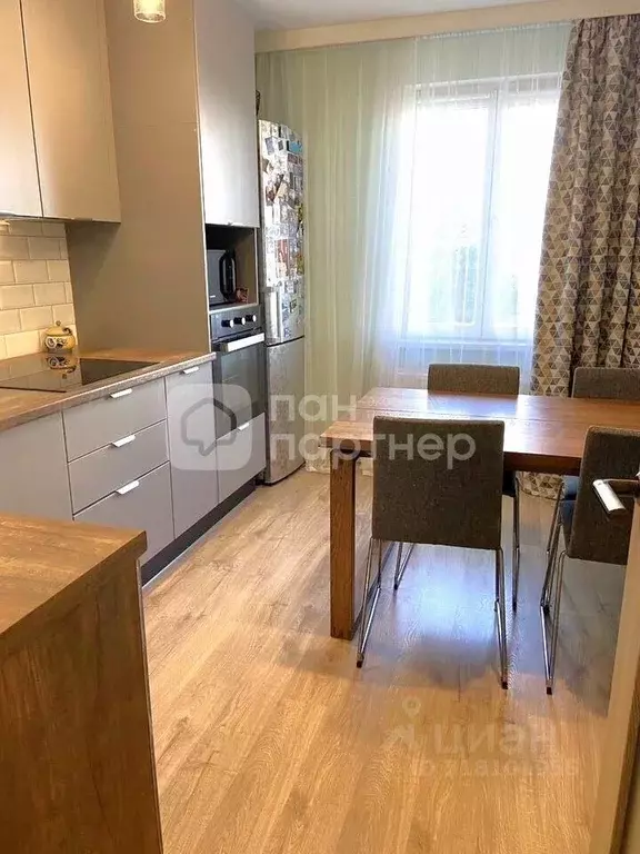 3-к кв. Санкт-Петербург Бухарестская ул., 156к1 (80.8 м) - Фото 0