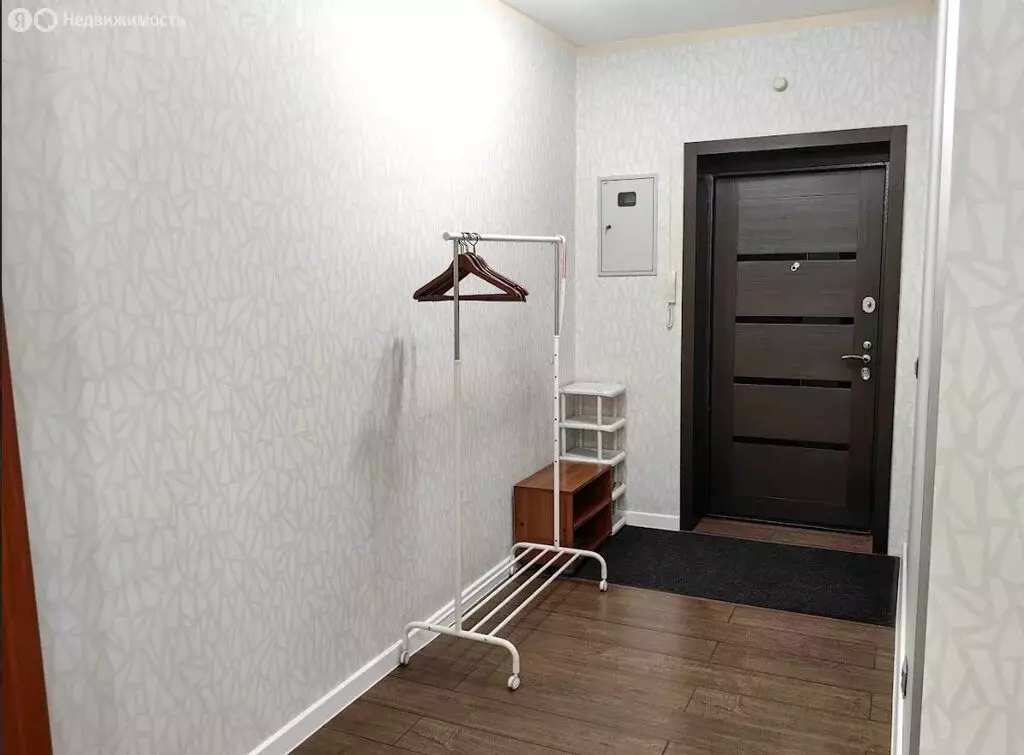 3-комнатная квартира: Красноярск, улица Соревнования, 25 (85.4 м) - Фото 1