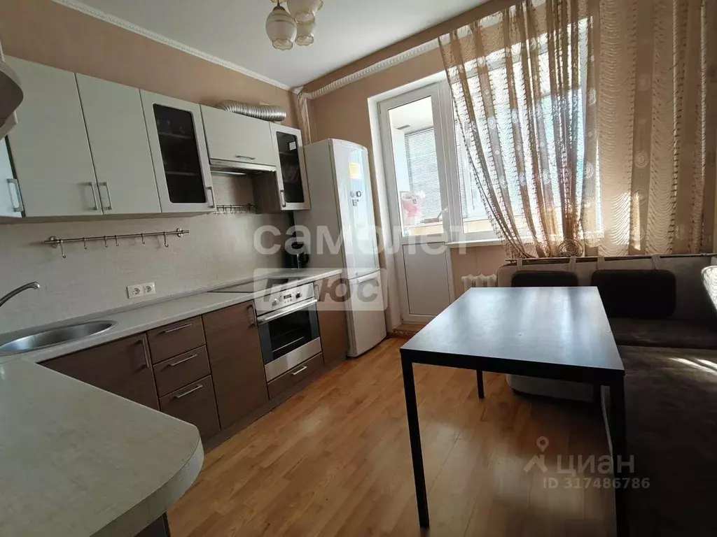 2-к кв. Башкортостан, Уфа Комсомольская ул., 156/1 (79.6 м) - Фото 0