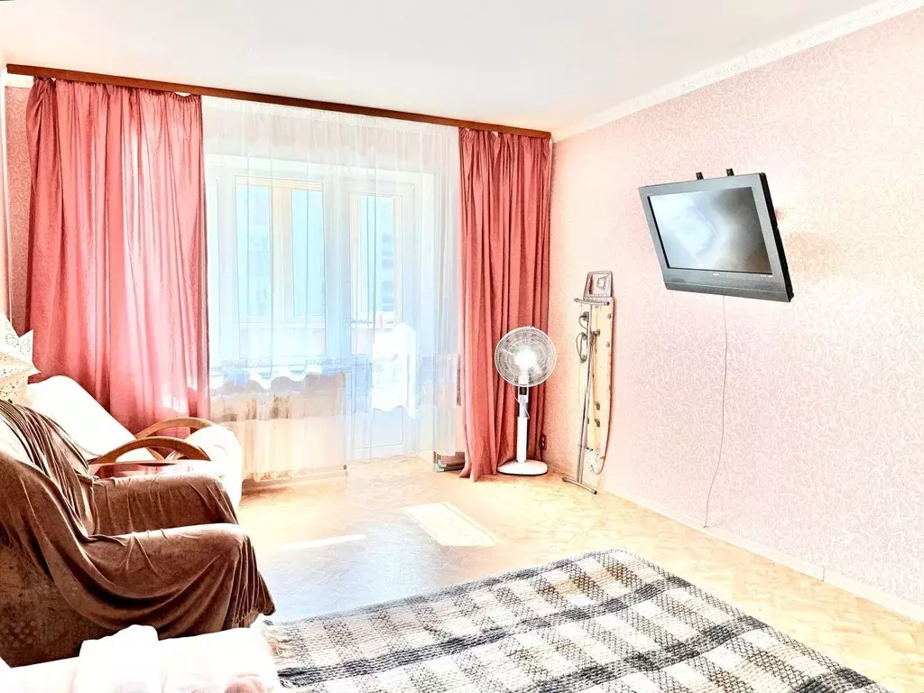 1-к кв. Сахалинская область, Южно-Сахалинск ул. Есенина, 12А (35.0 м) - Фото 1