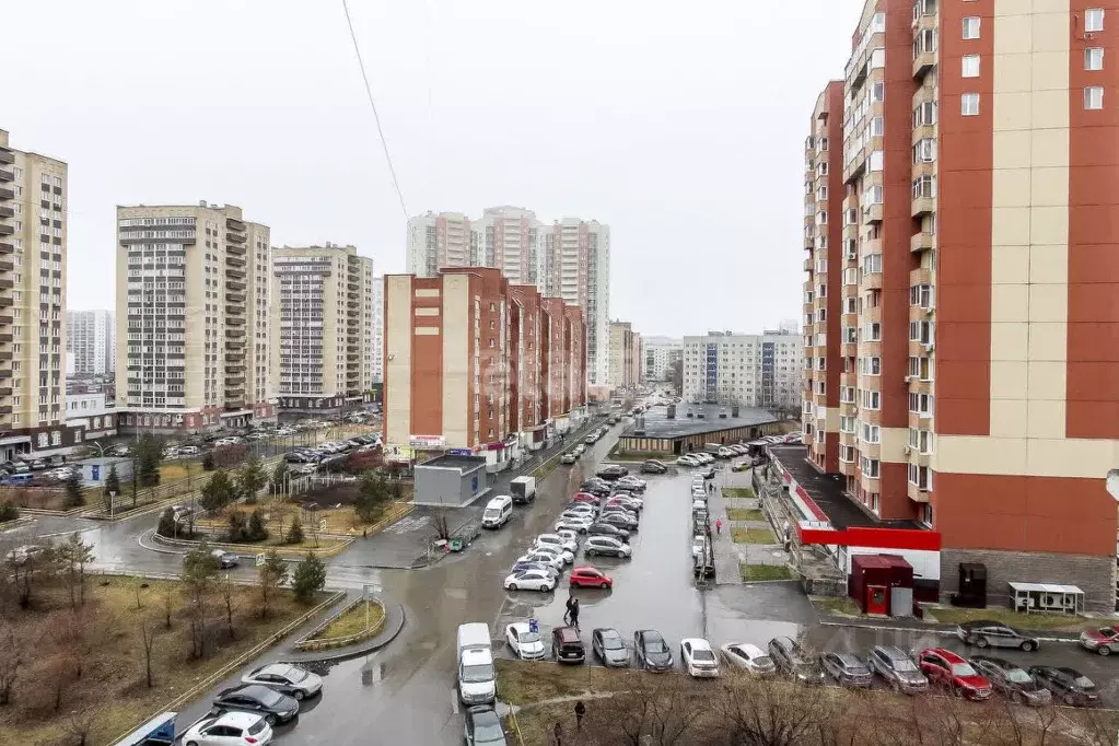 3-к кв. Тюменская область, Тюмень ул. Муравленко, 35 (68.0 м) - Фото 1