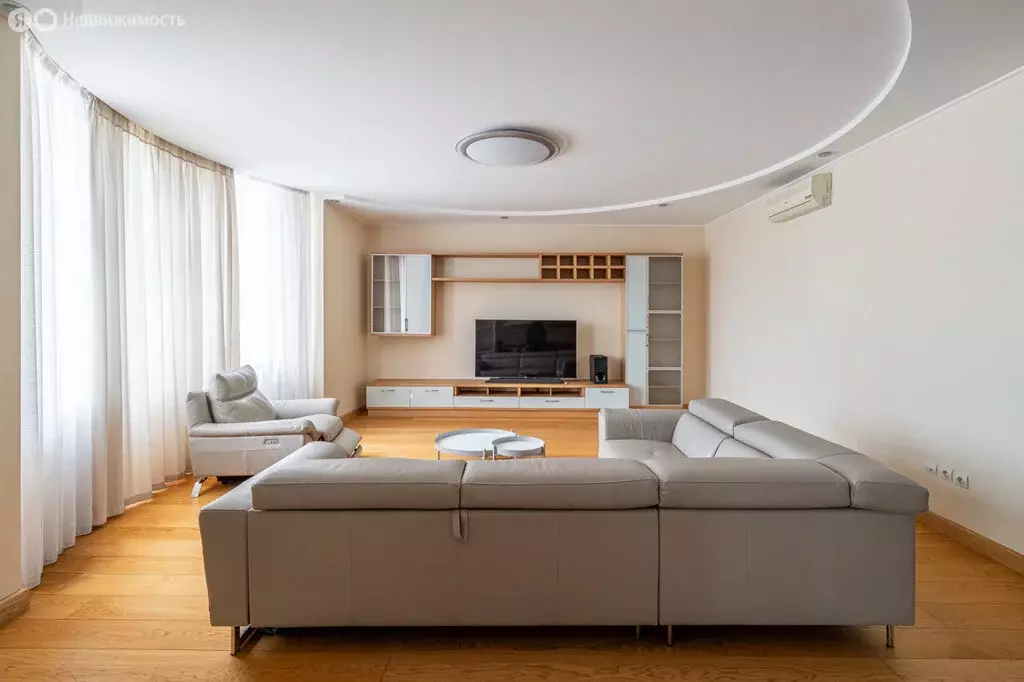 2-комнатная квартира: Екатеринбург, улица Карла Маркса, 25 (135.4 м) - Фото 1