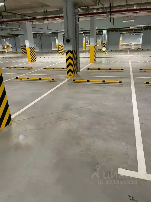 Гараж в Московская область, Ленинский городской округ, пос. Битца ... - Фото 1