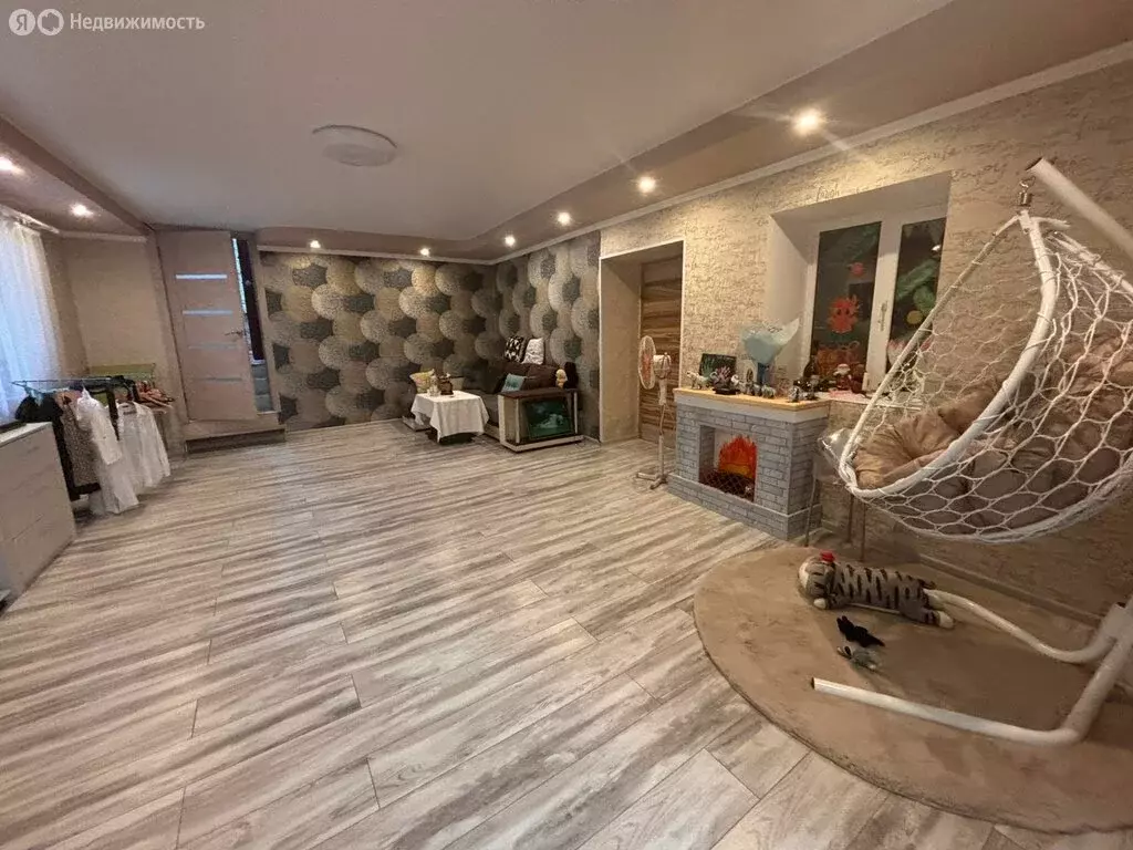 Дом в Неклиновский район, село Николаевка (220 м) - Фото 1