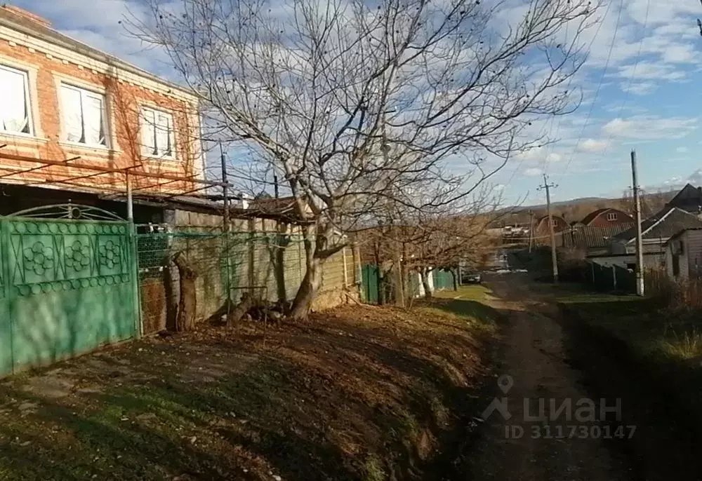 Дом в Краснодарский край, Абинский район, Ахтырское городское ... - Фото 1