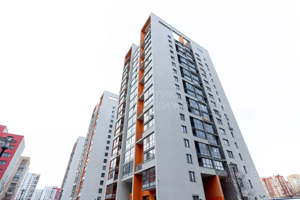 Студия Тюменская область, Тюмень ул. Ю.-Р.Г. Эрвье, 24к1 (30.0 м) - Фото 1