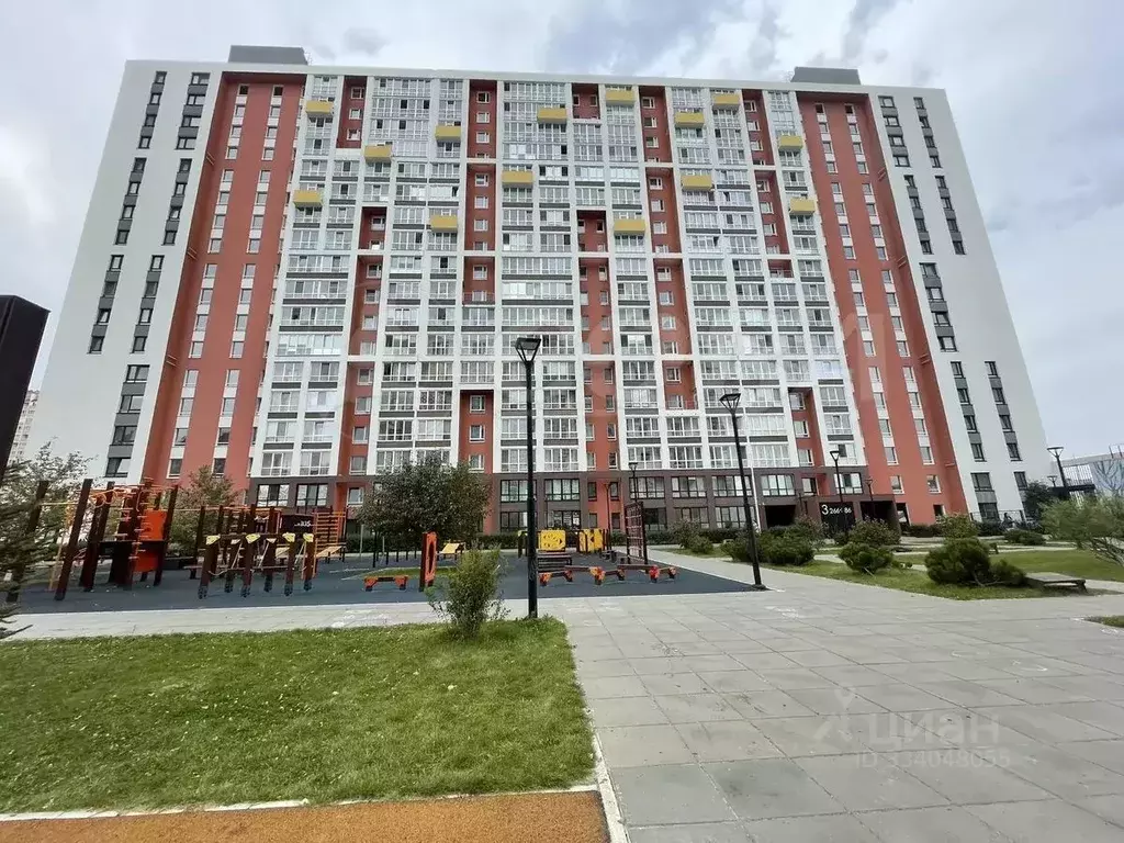 3-к кв. Тюменская область, Тюмень ул. Андрея Бушуева, 2 (72.8 м) - Фото 1