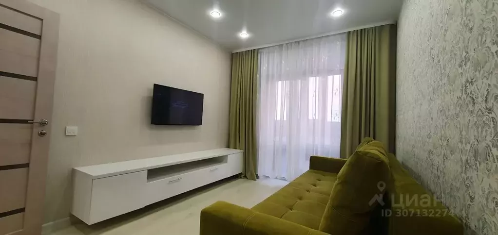 1-к кв. Тюменская область, Тюмень ул. Тимофея Чаркова, 79к3 (36.0 м) - Фото 1