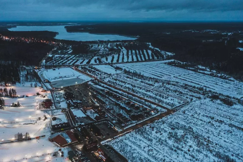 Участок в Ленинградская область, Приозерский район, Красноозерное ... - Фото 1